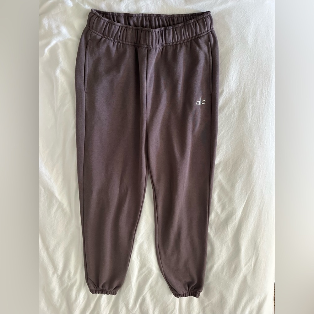 Alo Yoga Accolade Sweatpants Purple Raisinette Size Medium
